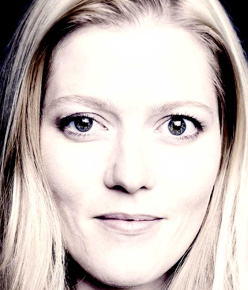 Barbara Hannigan (photo: Marco Borggreve) - fairly possessed, but in a good way.