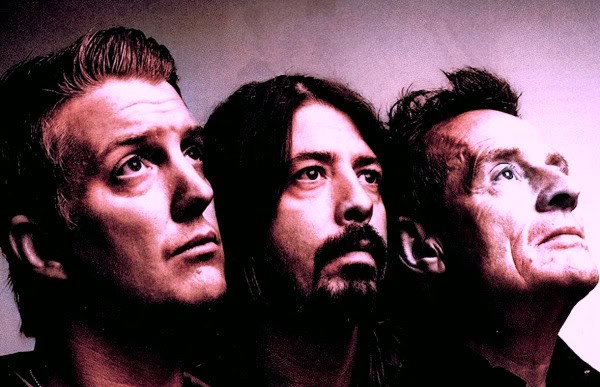 Past daily archive featuring iconic musicians and historical figures, highlighting news, history, and music recordings.