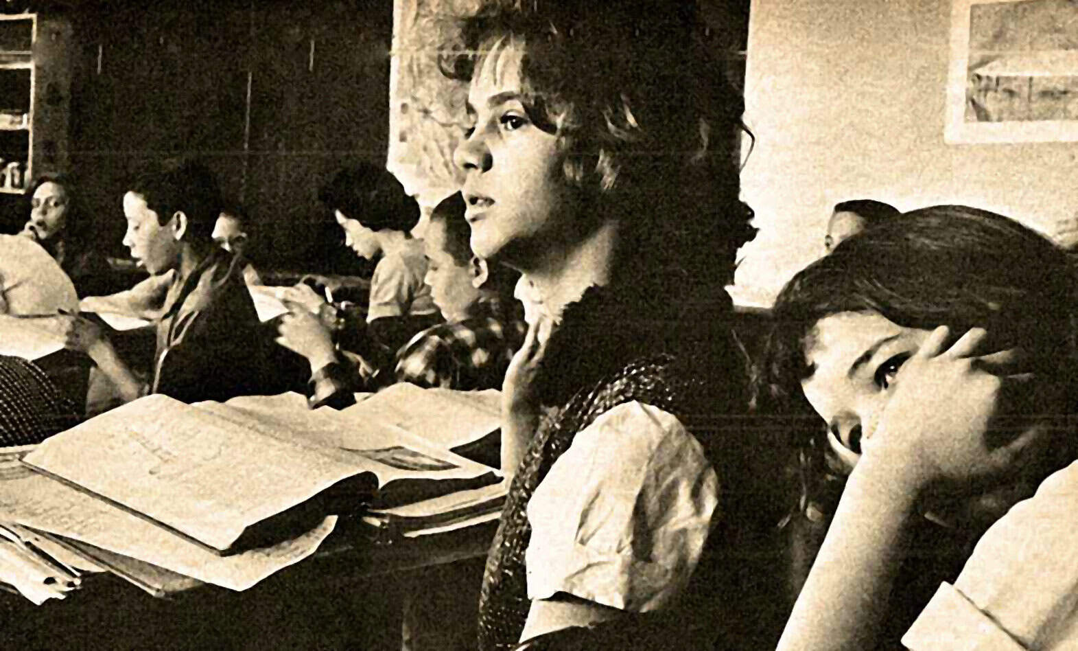 Archive of news, history, and music at Past Daily, showcasing vintage radio recordings and historic content in a black-and-white photo.