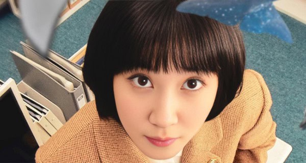 Vintage radio and music memorabilia at Past Daily sound archive, highlighting news, history, and music recordings for enthusiasts.