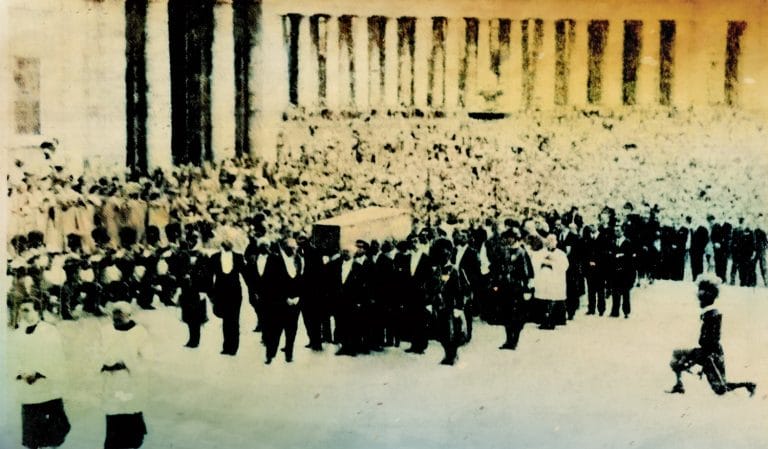 August 10, 1978 &ndash; Funeral At The Vatican &ndash; Striking Newspapers &ndash; Flareups In Vietnam
